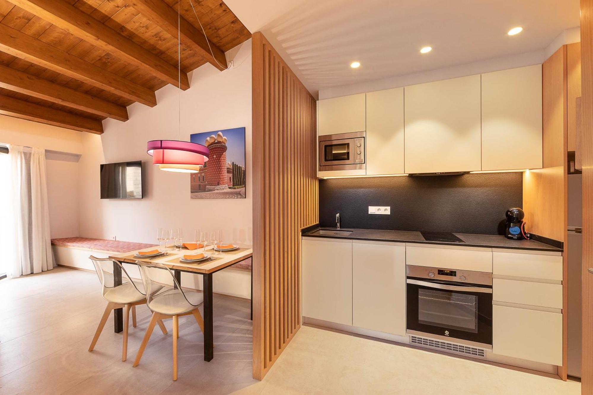 C&C Apartments ฟิกวยเรส ภายนอก รูปภาพ