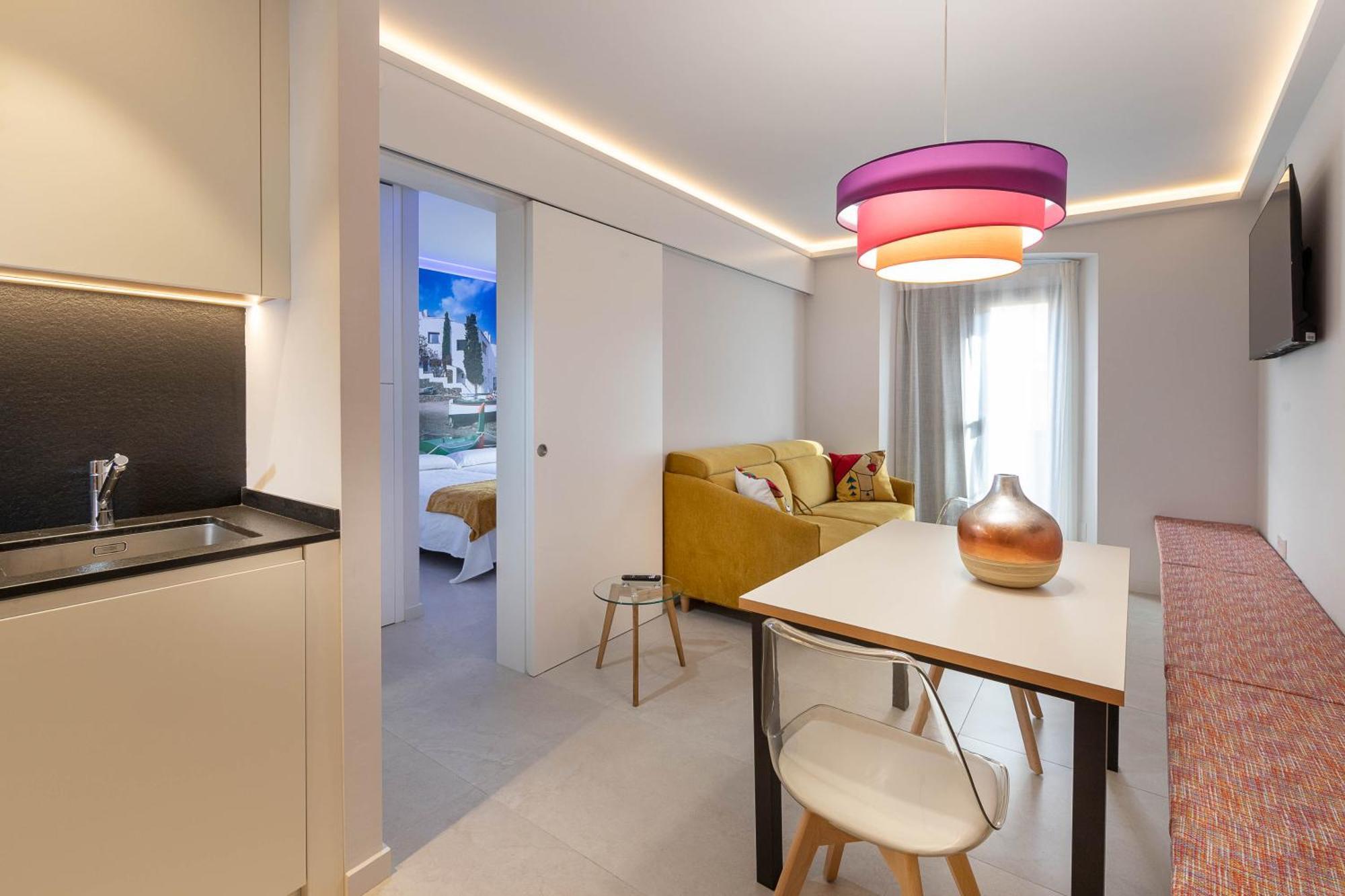 C&C Apartments ฟิกวยเรส ภายนอก รูปภาพ